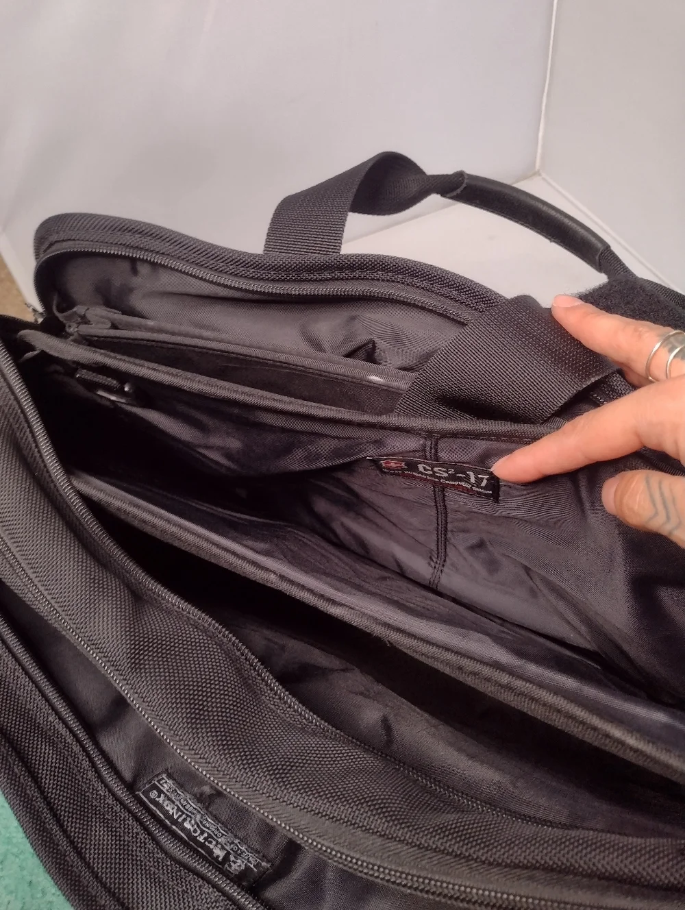 Victorinox CS2 Laptop Briefcase Black Cross Suspension Computer Bag Shoulder